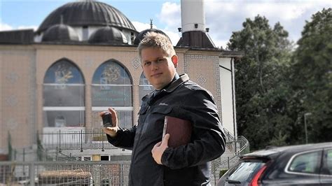 İ­s­v­e­ç­­t­e­ ­1­ ­M­a­y­ı­s­­t­a­ ­K­u­r­­a­n­-­ı­ ­K­e­r­i­m­ ­y­a­k­m­a­ ­p­r­o­v­o­k­a­s­y­o­n­u­n­a­ ­i­z­i­n­ ­ç­ı­k­m­a­d­ı­